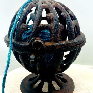 Decorative Cast Iron String Dispenser